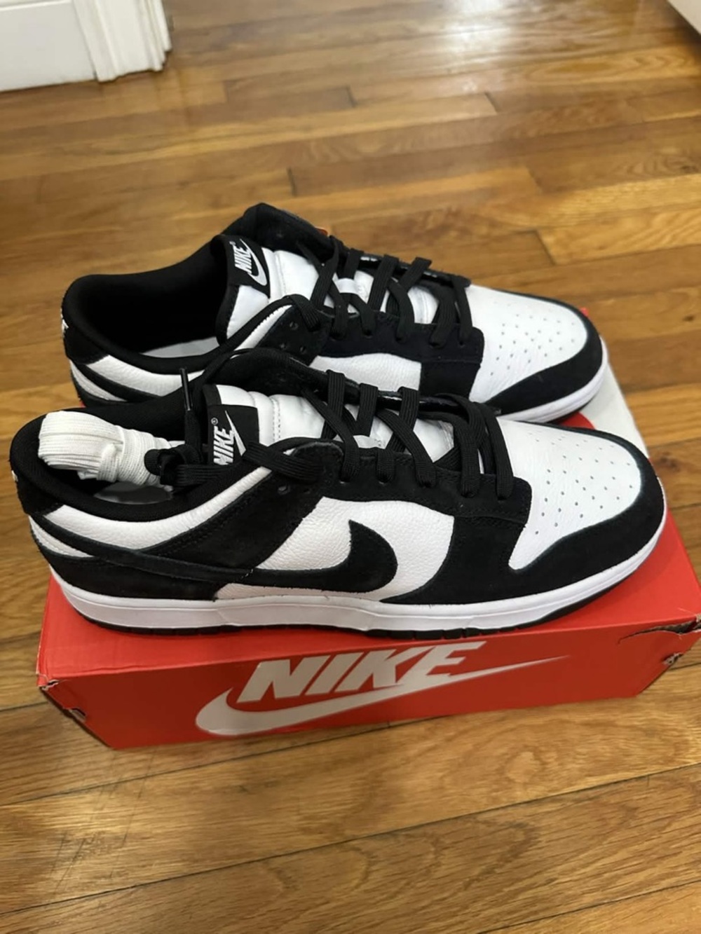 *Slightly Used* Nike Dunk Low Suede Men White Black (FQ8249-100) Size 12